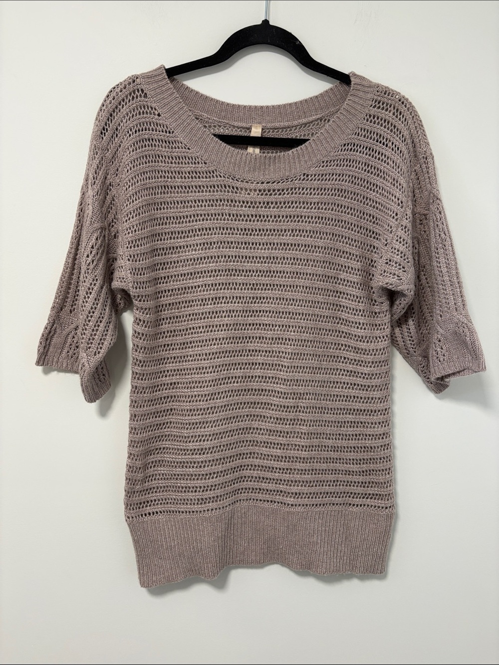 NWOT Hem & Thread Open-Knit Scoop Neck Short-Sleeved Sweater in Mauve